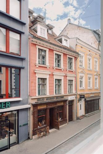 Harmony apartment/9 guests/4 BR / Riga Old Town