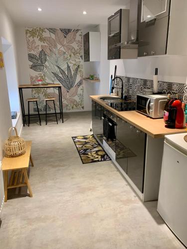Chez SOPHIE, logement avec jacuzzi et salle cinéma (Chez SOPHIE, logement avec jacuzzi et salle cinema) in Saint-Avold Chez SOPHIE, logement avec jacuzzi et salle cinéma (Chez SOPHIE, logement avec jacuzzi et salle cinema) in Saint-Avold