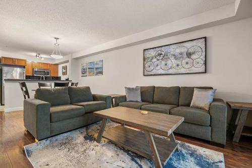 Lakeside Memories, Pool, Hot Tub, Central in Invermere (BC) Lakeside Memories, Pool, Hot Tub, Central in Invermere (BC)