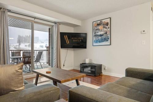 Lakeside Memories, Pool, Hot Tub, Central in Invermere (BC) Lakeside Memories, Pool, Hot Tub, Central in Invermere (BC)