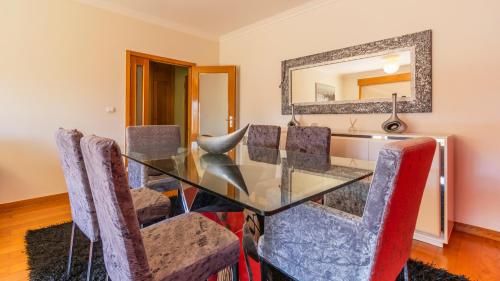 Central Matosinhos Apartment by Unique Hosts in Senhora Da Hora Central Matosinhos Apartment by Unique Hosts in Senhora Da Hora