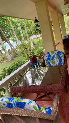 Casey’s Haven Beach Resort in Samboan Casey’s Haven Beach Resort in Samboan