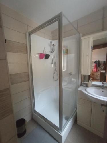 Kamar Mandi, Pele vendégház (Pele vendeghaz) in Velem Kamar Mandi, Pele vendégház (Pele vendeghaz) in Velem