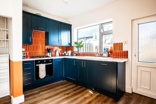 Stay with airhgt at 3 bedroom house near The Stray in High Harrogate Stay with airhgt at 3 bedroom house near The Stray in High Harrogate