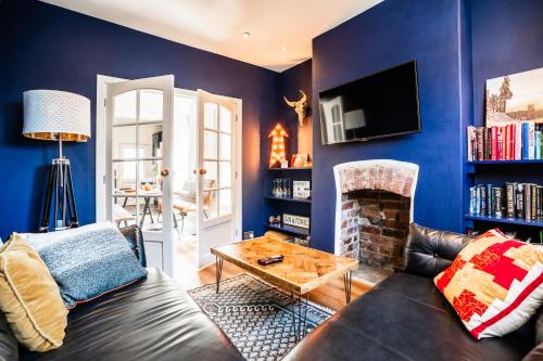 Stay with airhgt at 3 bedroom house near The Stray in High Harrogate Stay with airhgt at 3 bedroom house near The Stray in High Harrogate