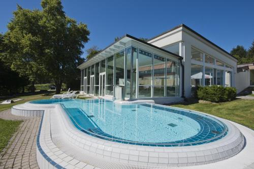 สระว่ายน้ำ, Hotel Schwarzwald Freudenstadt in ฟรอยเดนสตัดท์ สระว่ายน้ำ, Hotel Schwarzwald Freudenstadt in ฟรอยเดนสตัดท์