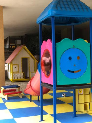 Playground, Lagoa relax in Lagoa Playground, Lagoa relax in Lagoa