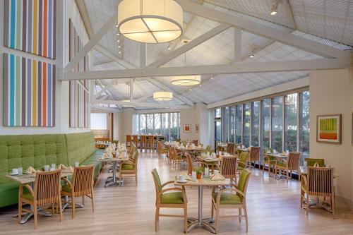 Restaurante, DoubleTree by Hilton Houston - Greenway Plaza Hotel in Houston City Center Restaurante, DoubleTree by Hilton Houston - Greenway Plaza Hotel in Houston City Center