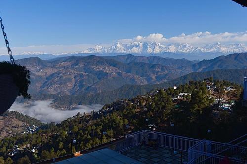 Kasar Himalaya Holiday Resort in Thị trấn Almora Kasar Himalaya Holiday Resort in Thị trấn Almora