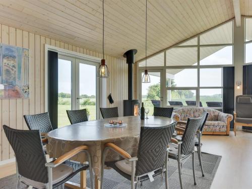 Holiday Home Iorund - 550m from the sea by Interhome in Espagervej Holiday Home Iorund - 550m from the sea by Interhome in Espagervej