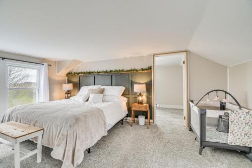 Auburn Finger Lakes Farmhouse with Open Views! in Сканітелс Auburn Finger Lakes Farmhouse with Open Views! in Сканітелс