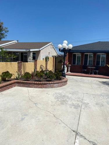 The House on Flagstaff St in La Puente (CA) The House on Flagstaff St in La Puente (CA)