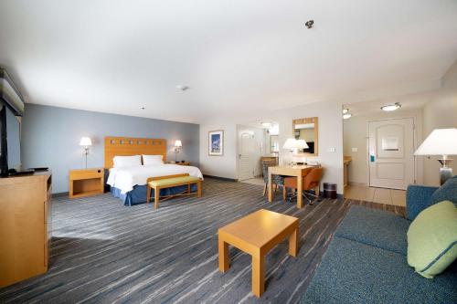 هامبتون إن آند سويتس ماديرا (Hampton Inn and Suites Madera) in Madera هامبتون إن آند سويتس ماديرا (Hampton Inn and Suites Madera) in Madera