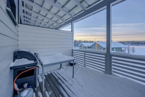 Balcony/terrace, Lomahuoneisto Skivillas 28 A 10 in Hyrynsalmi Balcony/terrace, Lomahuoneisto Skivillas 28 A 10 in Hyrynsalmi