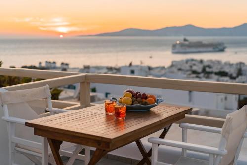 Pelican Hotel in Mykonos Pelican Hotel in Mykonos