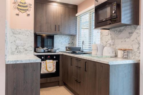 keuken, Spalding Town Centre - 2 Person - Self Contained - Self Catering 1 or 2 Doubles in Spalding keuken, Spalding Town Centre - 2 Person - Self Contained - Self Catering 1 or 2 Doubles in Spalding