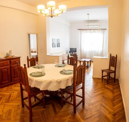 luminoso San Telmo Tacuari