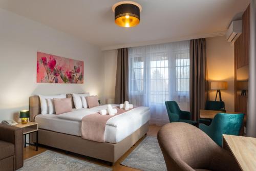 Holdvirág Hotel (Holdvirag Hotel) in ซาร์วาร์ Holdvirág Hotel (Holdvirag Hotel) in ซาร์วาร์