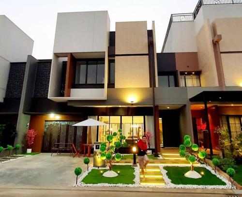 Jun's Villa Tangerang 4BR Luxury Aesthetic & Homey in สินดังจายา Jun's Villa Tangerang 4BR Luxury Aesthetic & Homey in สินดังจายา