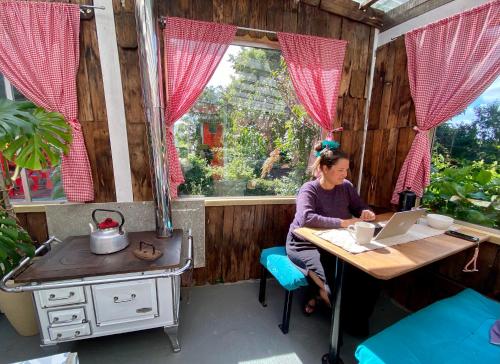 Cocina, La Guapa Hostel in Puerto Varas Cocina, La Guapa Hostel in Puerto Varas