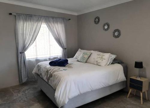 Stellies Accommodation - Room 1 in Keetmanshoop Stellies Accommodation - Room 1 in Keetmanshoop
