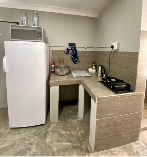 Stellies Accommodation - Room 1 in Keetmanshoop Stellies Accommodation - Room 1 in Keetmanshoop