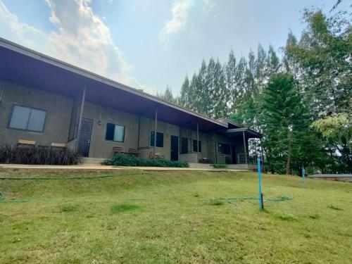 Moon Loft (มูน ลอฟท์) - บ้านเพื่อน เขาใหญ่ ที่พัก อาหารและเครื่องดื่ม near Khaoyai Yanasampanno Temple Moon Loft (มูน ลอฟท์) - บ้านเพื่อน เขาใหญ่ ที่พัก อาหารและเครื่องดื่ม near Khaoyai Yanasampanno Temple