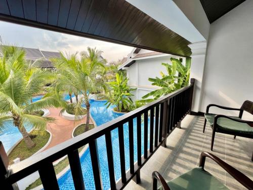 Balcony/terrace, Manyo Hotel and Resort in Nam Khan River Balcony/terrace, Manyo Hotel and Resort in Nam Khan River