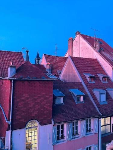 Sur les toits d'à côté, Centre ville, WIFI (Sur les toits d'a cote, Centre ville, WIFI) in Montbeliard Sur les toits d'à côté, Centre ville, WIFI (Sur les toits d'a cote, Centre ville, WIFI) in Montbeliard