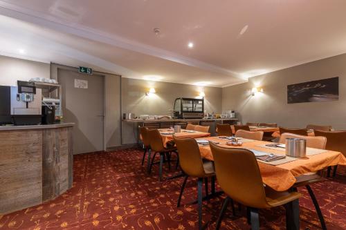 Hotel Central, SPA & LOUNGE BAR in Crans Montana Hotel Central, SPA & LOUNGE BAR in Crans Montana