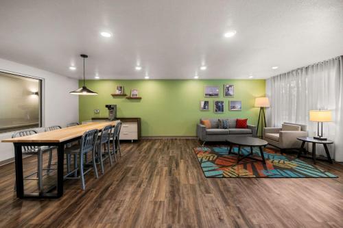 Predvorje, WoodSpring Suites Yorktown Newport News in Newport News (VA) Predvorje, WoodSpring Suites Yorktown Newport News in Newport News (VA)
