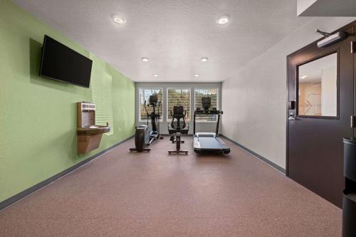 Fitness centar, WoodSpring Suites Yorktown Newport News in Newport News (VA) Fitness centar, WoodSpring Suites Yorktown Newport News in Newport News (VA)