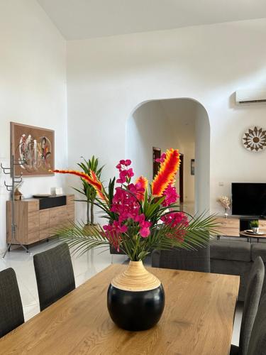 COCO KASSOUMAÏ by LES VILLAS KASSOUMAÏ à 100m de la plage (COCO KASSOUMAI by LES VILLAS KASSOUMAI a 100m de la plage) in 加帕罗尔 COCO KASSOUMAÏ by LES VILLAS KASSOUMAÏ à 100m de la plage (COCO KASSOUMAI by LES VILLAS KASSOUMAI a 100m de la plage) in 加帕罗尔