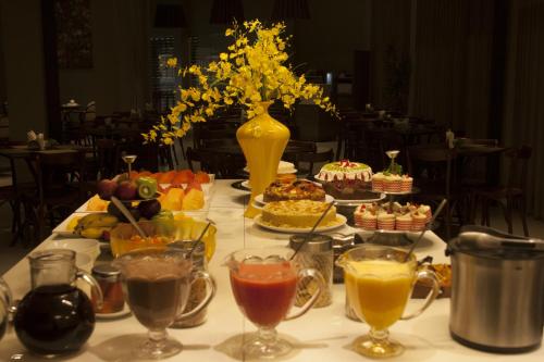 Makanan dan Minuman, Malibu Plaza Hotel in Lauro de Freitas Makanan dan Minuman, Malibu Plaza Hotel in Lauro de Freitas