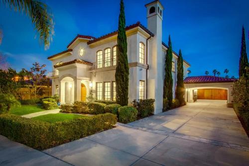 Mediterranean Beauty with Rooftop Deck and Views