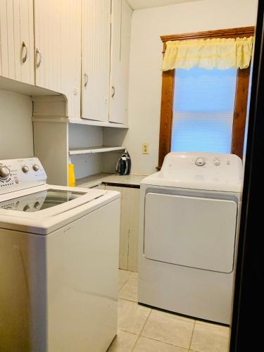 Cozy First Floor Apartment in Chicopee Cozy First Floor Apartment in Chicopee