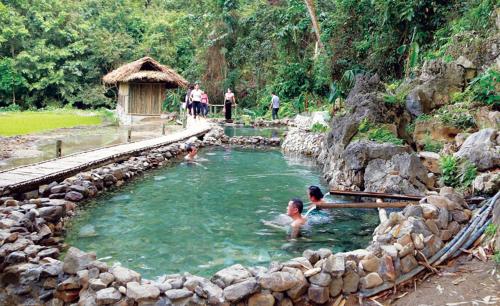 Vasca con acque termali, Mai chau Horizon Homestay in Mai Chau (Hoa Binh) Vasca con acque termali, Mai chau Horizon Homestay in Mai Chau (Hoa Binh)