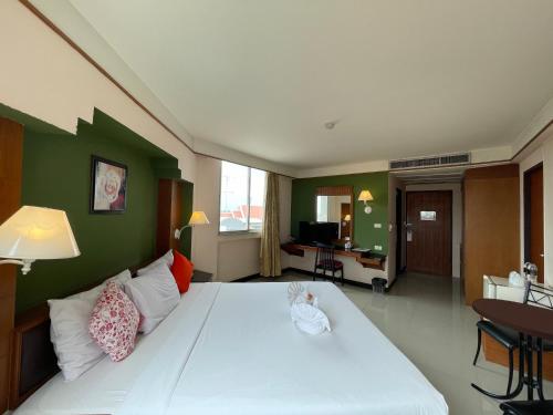 Songphanburi Hotel in Suphan Buri Songphanburi Hotel in Suphan Buri