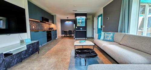 Kamar tidur, Luxury beach villa in paradise. in Treasure Cay Kamar tidur, Luxury beach villa in paradise. in Treasure Cay