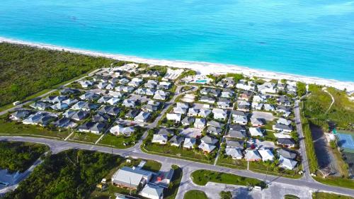 Pantai, Luxury beach villa in paradise. in Treasure Cay Pantai, Luxury beach villa in paradise. in Treasure Cay