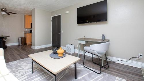 Landing Modern Apartment with Amazing Amenities (ID8118X32) in Temecula (CA) Landing Modern Apartment with Amazing Amenities (ID8118X32) in Temecula (CA)