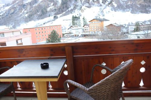 balcon/terasă, Hotel Grichting und Badnerhof in Leukerbad balcon/terasă, Hotel Grichting und Badnerhof in Leukerbad