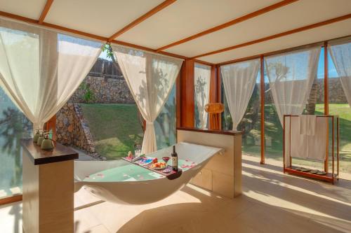 Fürdőszoba, Fusion Resort Cam Ranh - All Spa Inclusive in Cam Hải Đông Fürdőszoba, Fusion Resort Cam Ranh - All Spa Inclusive in Cam Hải Đông