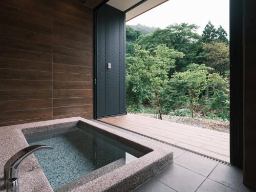 Bilik mandi terbuka, 水杜のすみか 大野屋 in Ono Bilik mandi terbuka, 水杜のすみか 大野屋 in Ono