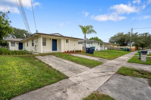Blue Door Duplex Renovated Parking and Designed in Cutler Bay Blue Door Duplex Renovated Parking and Designed in Cutler Bay