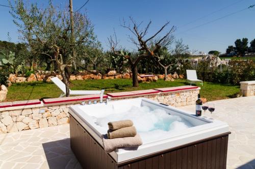 جاكوزي, Trullo Il Divenire in Villaggio del Fanciullo جاكوزي, Trullo Il Divenire in Villaggio del Fanciullo