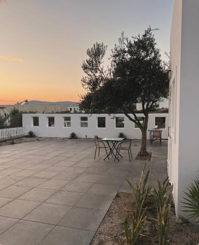 Kert, Ivy Studios in Lindosz Kert, Ivy Studios in Lindosz