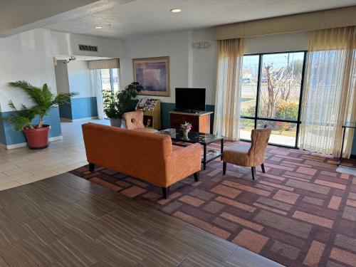לובי, Quality Inn & Suites in חטייסבורג(אם סי) לובי, Quality Inn & Suites in חטייסבורג(אם סי)