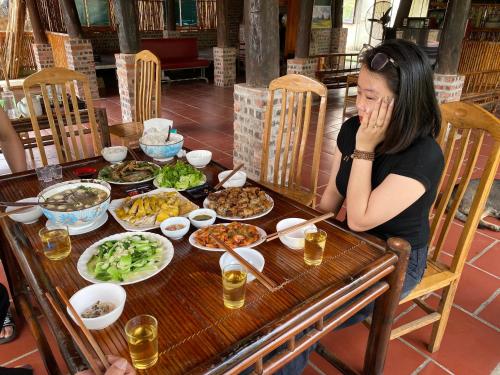 Makanan dan Minuman, Homestay Bách Thảo Tà Lùng (Homestay Bach Thao Ta Lung) in Lung Miau Makanan dan Minuman, Homestay Bách Thảo Tà Lùng (Homestay Bach Thao Ta Lung) in Lung Miau