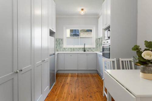 Coastal Living Just Metres From Coogee Beach in Coogee Beach Coastal Living Just Metres From Coogee Beach in Coogee Beach